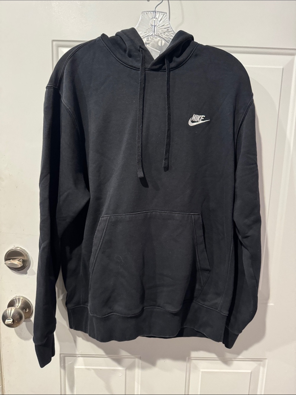 Nike Men’s Medium Black Pullover Hoodie with White Swoosh